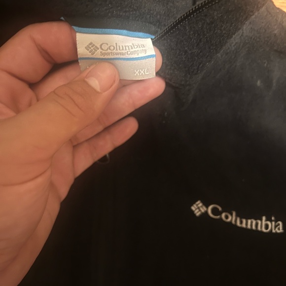 New Colombia Black Sleeveless Jacket - Picture 2 of 3